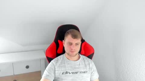 Snapshot of kozik1992 chatting on February 16, 3:38 pm Bartek online show from February 16, 3:38 pm