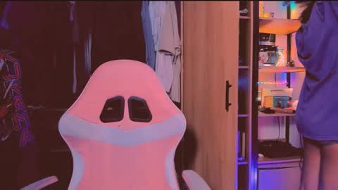 Khloe online show from March 15, 5:24 am