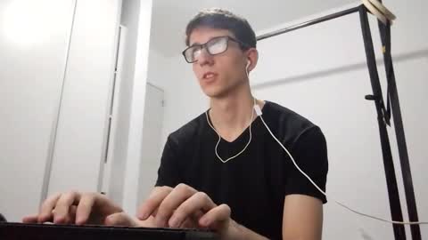 Facu online show from February 5, 1:16 pm