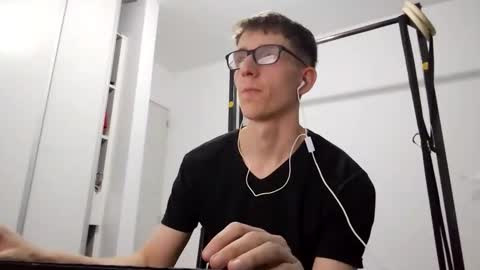 Facu online show from March 13, 3:02 am