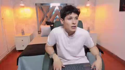 Snapshot of kraven_lust chatting on September 18, 4:47 am Kraven online show from September 18, 4:47 am