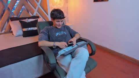 Snapshot of kraven_lust chatting on September 30, 3:00 am Kraven online show from September 30, 3:00 am