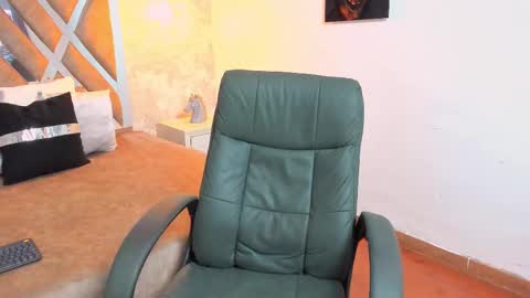 Snapshot of kraven_lust chatting on October 8, 3:04 am Kraven online show from October 8, 3:04 am