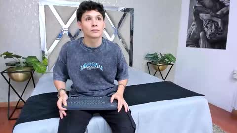 Snapshot of kraven_lust chatting on October 19, 3:07 am Kraven online show from October 19, 3:07 am