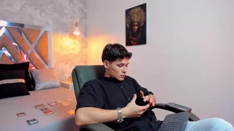 Snapshot of kraven_lust chatting on November 7, 3:50 am Kraven online show from November 7, 3:50 am