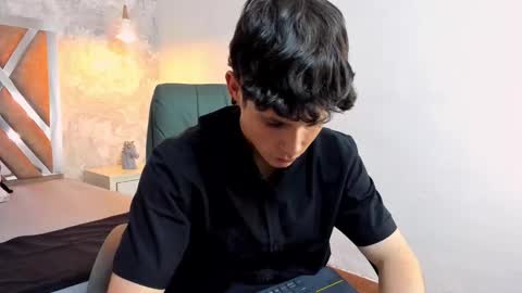 Snapshot of kraven_lust chatting on November 29, 3:20 am Kraven online show from November 29, 3:20 am