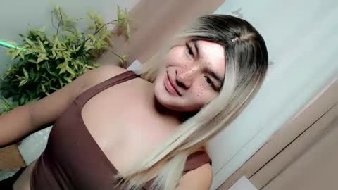 Snapshot of krezikeed chatting on December 18, 8:20 am krezikeed online show from December 18, 8:20 am