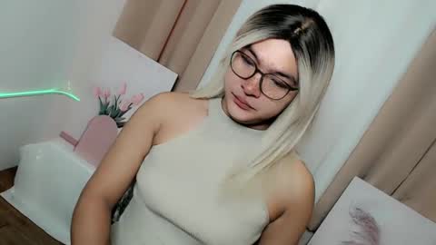 Snapshot of krezikeed chatting on January 12, 11:21 pm krezikeed online show from January 12, 11:21 pm