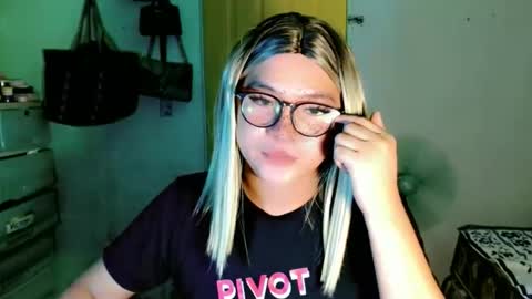krezikeed online show from May 8, 12:32 pm
