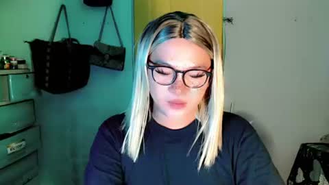 krezikeed online show from May 14, 10:11 am