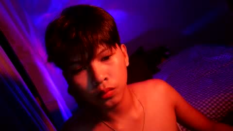 Snapshot of krimpie_xx chatting on June 22, 12:24 pm krimpie_xx online show from June 22, 12:24 pm
