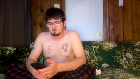 Snapshot of krimsoncircuit chatting on November 13, 6:12 am krimsoncircuit online show from November 13, 6:12 am