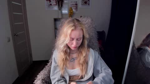 Snapshot of kris_grant chatting on November 29, 10:40 am kris_grant online show from November 29, 10:40 am