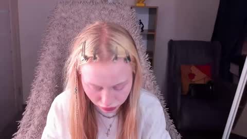 Snapshot of kris_grant chatting on May 10, 10:31 am kris_grant online show from May 10, 10:31 am