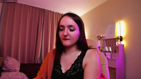 kris_loken online show from November 16, 7:36 am