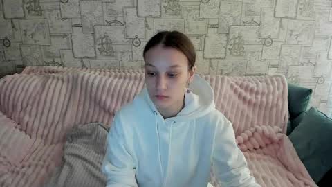 Snapshot of krisdoeill chatting on May 2, 1:54 am krisdoeill online show from May 2, 1:54 am