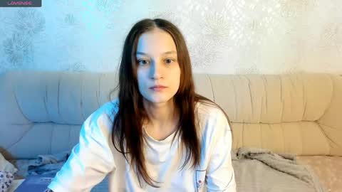 Snapshot of krisdoeill chatting on May 5, 2:08 am krisdoeill online show from May 5, 2:08 am