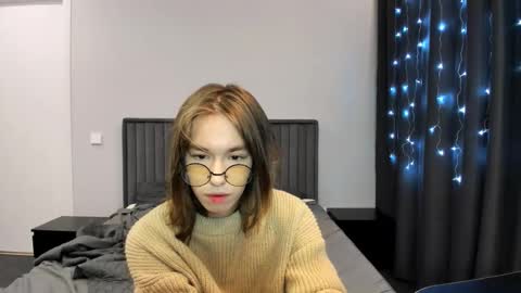 Snapshot of krisfemboy chatting on January 8, 2:19 pm krisfemboy online show from January 8, 2:19 pm