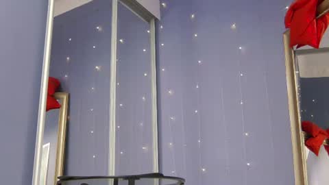 kriskras__ online show from June 19, 5:12 am