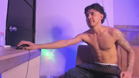 Kriss online show from October 12, 6:18 pm