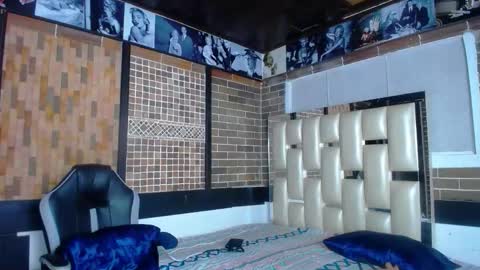 kriss_sweetboobs online show from February 4, 12:33 pm