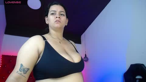 kriss_sweetboobs online show from June 9, 1:01 pm