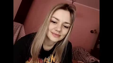 Snapshot of krisssexi chatting on February 5, 8:11 am KrissSexi online show from February 5, 8:11 am