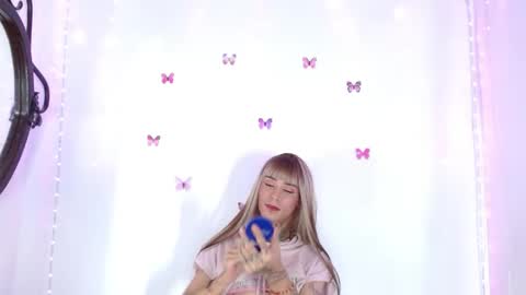 krisstal703358 online show from March 22, 3:10 am