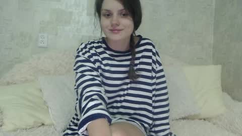 Snapshot of krissvoss chatting on April 6, 9:16 pm krissvoss online show from April 6, 9:16 pm