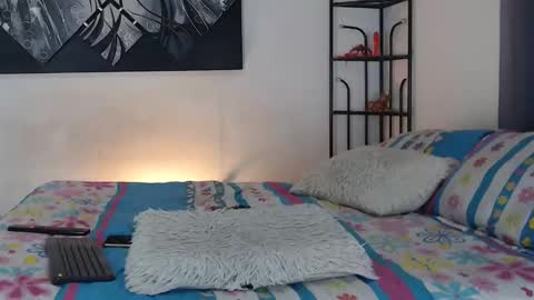 Snapshot of krissyyts chatting on November 6, 7:04 pm Andrea online show from November 6, 7:04 pm