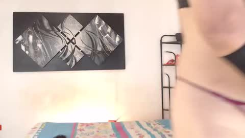 Snapshot of krissyyts chatting on November 8, 5:23 pm Andrea online show from November 8, 5:23 pm