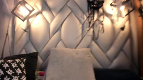 Snapshot of kristakinnky chatting on October 20, 2:39 pm BETANIA online show from October 20, 2:39 pm