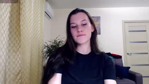 Snapshot of kristal89 chatting on September 17, 11:28 pm kristal89 online show from September 17, 11:28 pm