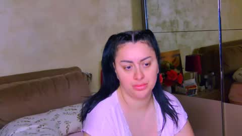 Snapshot of kristal_madness chatting on May 31, 8:32 pm kristal_madness online show from May 31, 8:32 pm