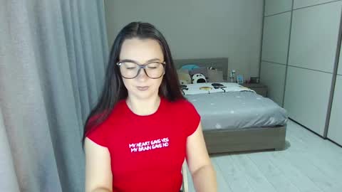 Snapshot of kristall_xxx chatting on March 5, 4:45 am twitter Annemarye 23 online show from March 5, 4:45 am