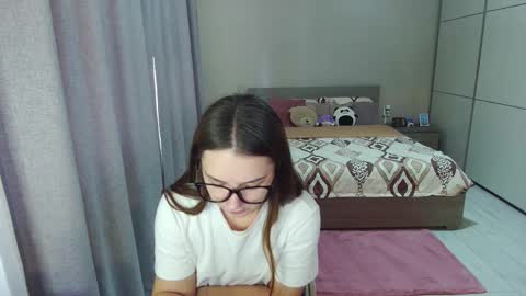 Snapshot of kristall_xxx chatting on September 16, 6:58 am twitter Annemarye 23 online show from September 16, 6:58 am