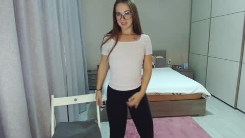 Snapshot of kristall_xxx chatting on October 2, 9:38 am twitter Annemarye 23 online show from October 2, 9:38 am