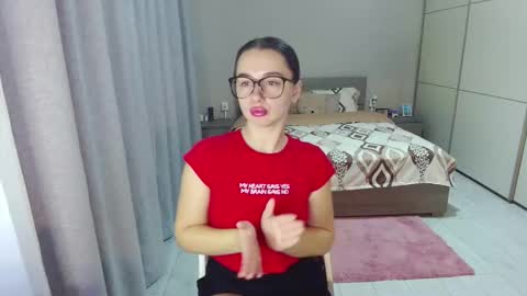 Snapshot of kristall_xxx chatting on November 20, 6:24 am twitter Annemarye 23 online show from November 20, 6:24 am