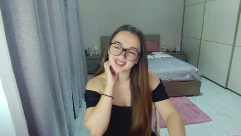 twitter    Annemarye 23 online show from July 15, 5:02 am