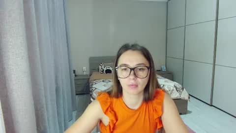 twitter    Annemarye 23 online show from July 20, 6:17 am
