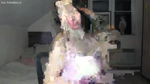 Snapshot of kristallmii_premium chatting on December 20, 8:16 pm kristallmii_premium online show from December 20, 8:16 pm