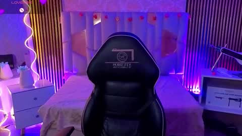 kristen_tay online show from March 15, 3:23 am