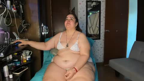 Snapshot of kristenhill1 chatting on June 10, 3:33 pm Kristen online show from June 10, 3:33 pm