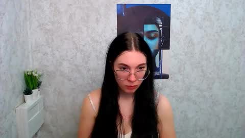 Kristen online show from November 10, 10:47 am