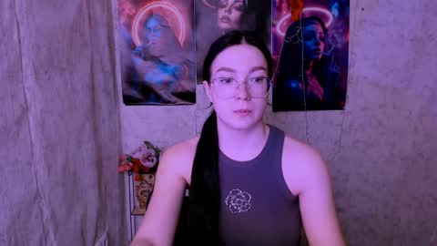 Kristen online show from March 25, 11:38 am