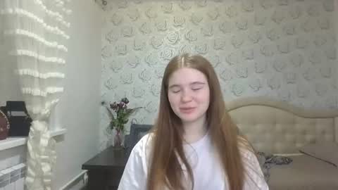 Snapshot of kristiancommes chatting on July 21, 10:01 pm Alisa online show from July 21, 10:01 pm