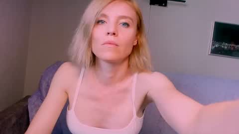 Snapshot of kristina_vagner chatting on July 31, 7:41 am kristina_vagner online show from July 31, 7:41 am