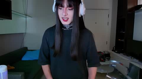 Snapshot of kristinaholland chatting on March 11, 5:02 pm kristina online show from March 11, 5:02 pm