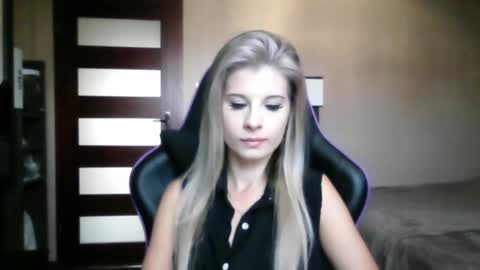 KristineAmore online show from September 17, 6:15 am