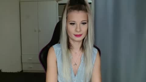 KristineAmore online show from October 17, 6:38 am